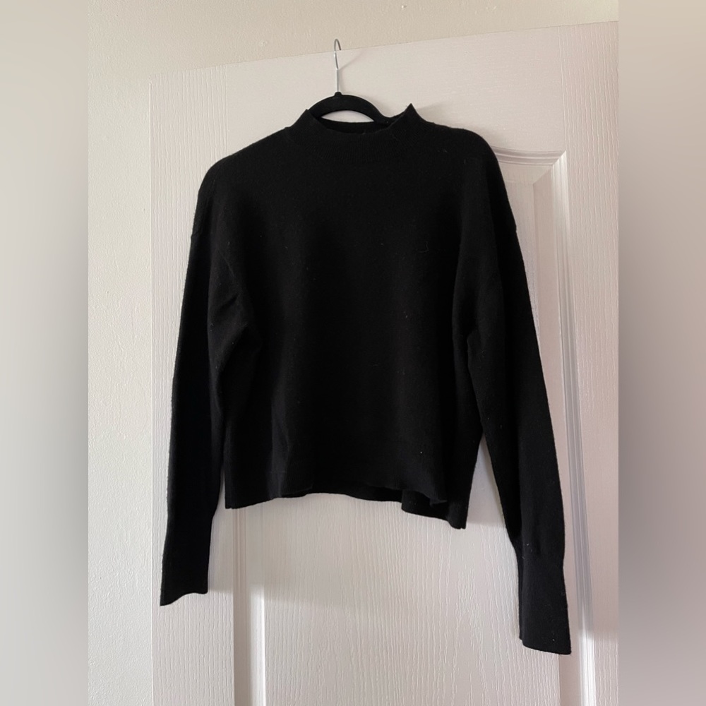 Black Everlane Mockneck Cashmere Sweater